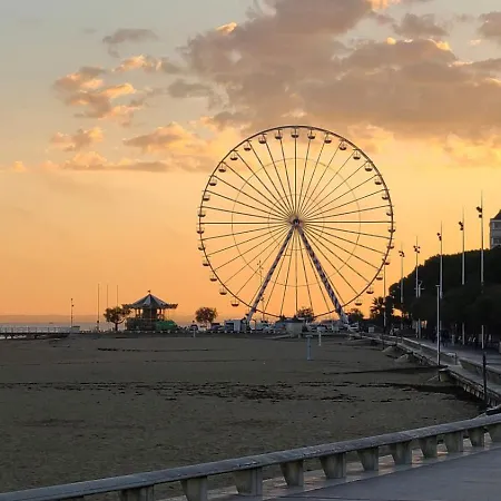 Charming 20 M From The In ארסשון